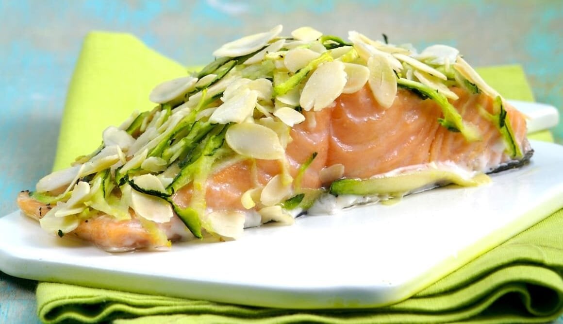 Salmone Norvegese in crosta di zucchine e mandorle